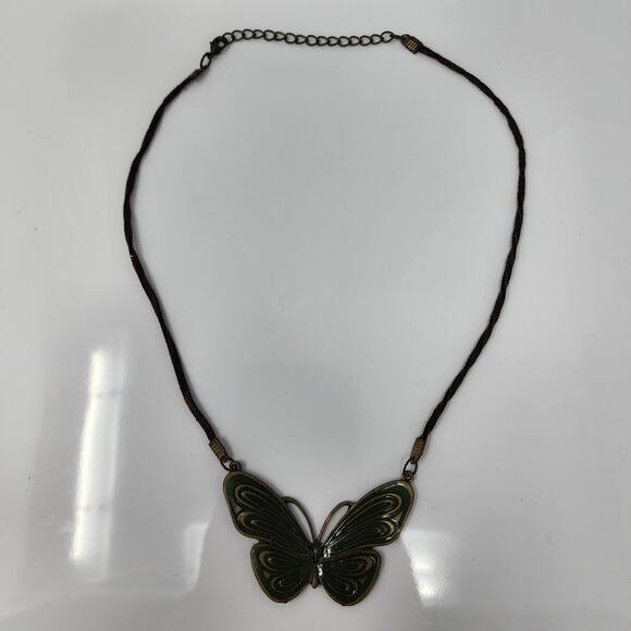 Vintage Retro Butterfly Necklace - Picture 2 of 6